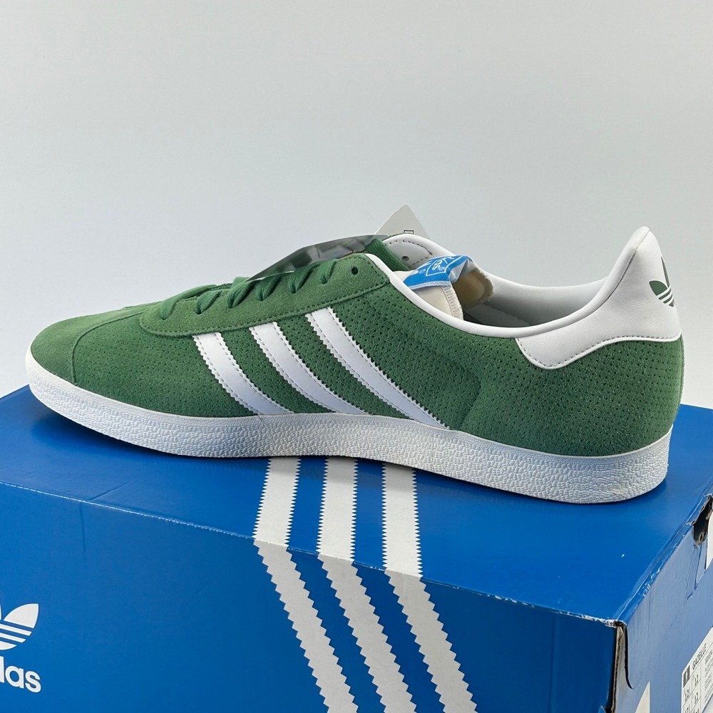 Adidas Gazelle Mens 12.5 Green White Suede IG1634 Retro Sneakers New With Tags